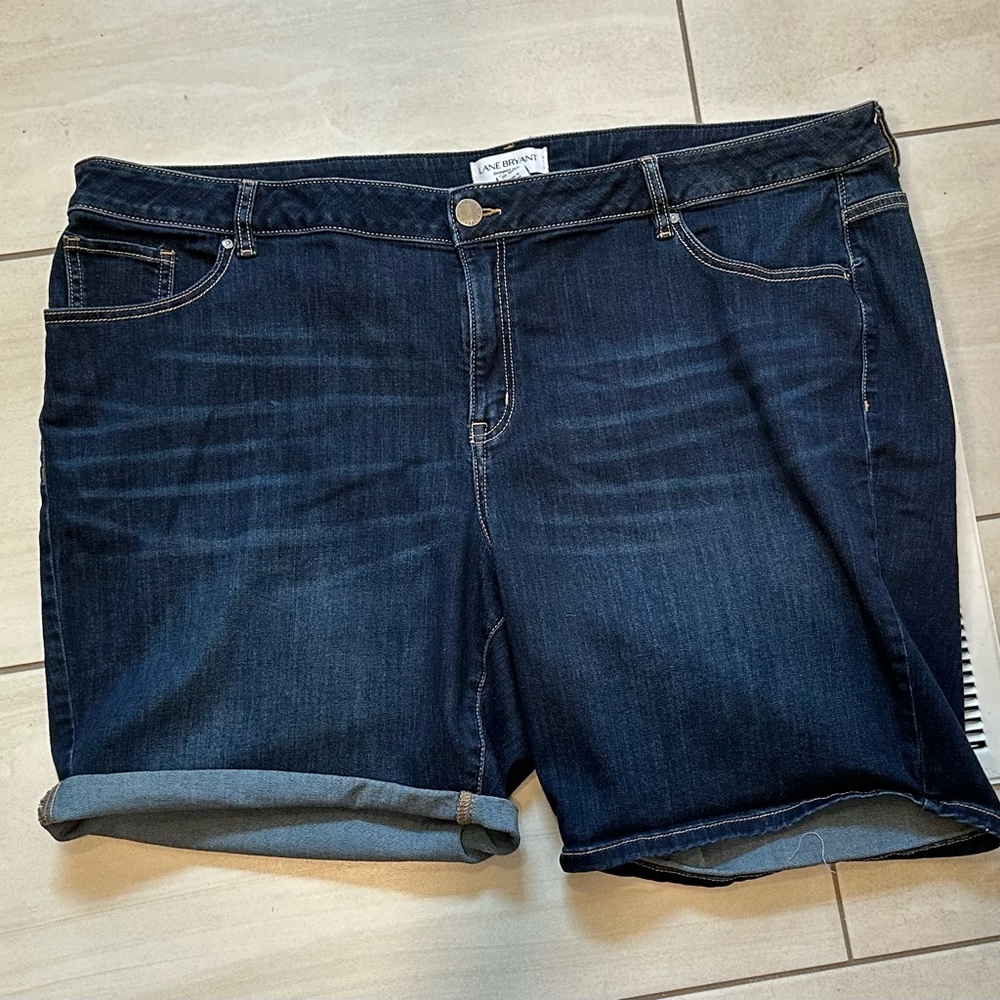 Lane Bryant SZ 26 MidRise Essential Stretch Bermuda Shorts